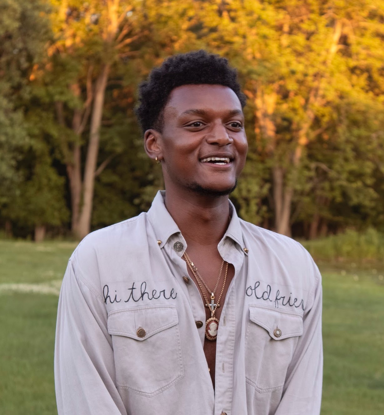 Read more about the article Film Studies Student Produces Comma Concerts in Collaboration with Impact 89.9FM
